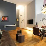 Garibaldi Center Apartment